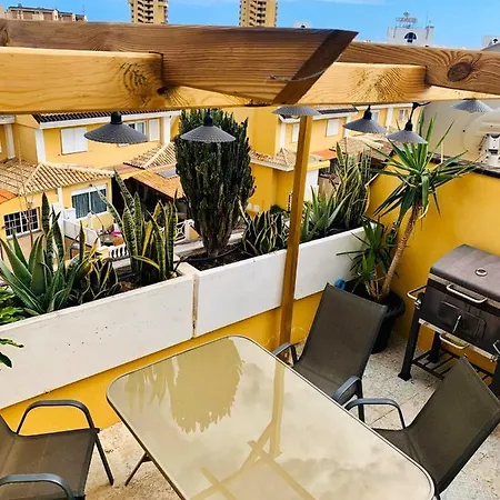 Seaside Serenity: 3-bedroom Arona With Pool Apartment Playa de las Americas (Tenerife)